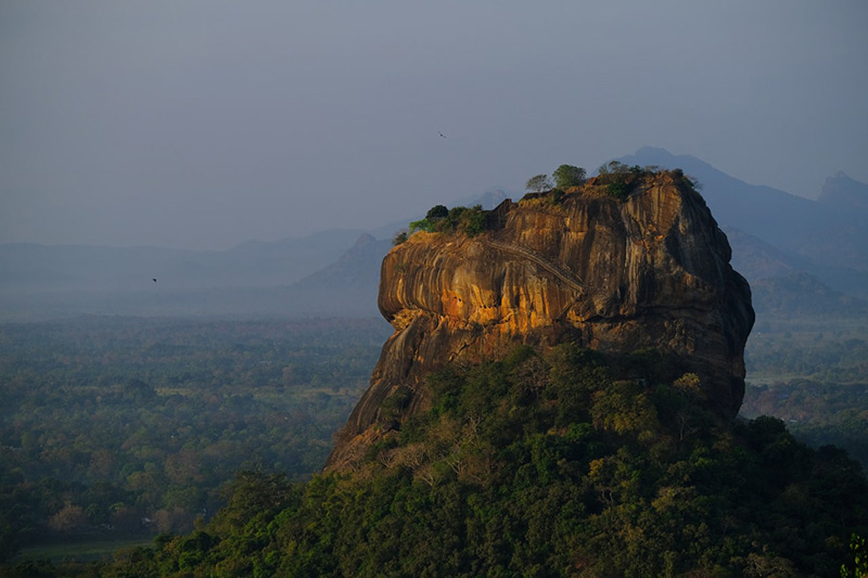 قلعه سیگیریا (Sigiriya Fortress) در دامبولا (Dambulla) سریلانکا