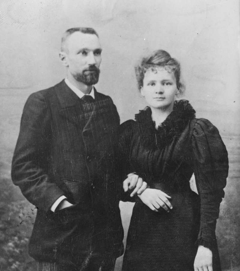 ماری و پیر کوری در سال ۱۸۹۵؛ منبع عکس: Musee Curie، عکاس: نامشخص