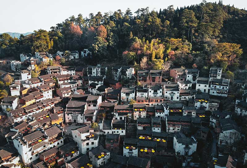 تصویری از روستاهای هوی چین در پاییز