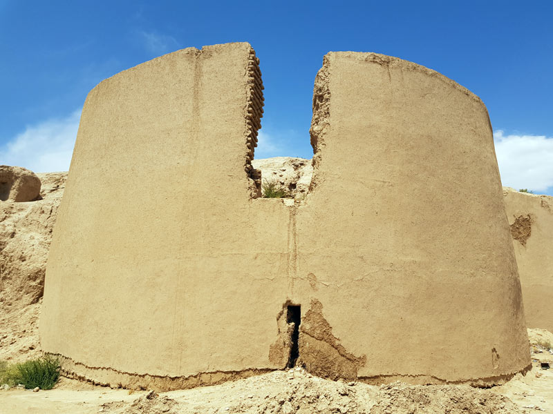 بقایای نارین قلعه جاجرم؛ منبع عکس: گوگل مپ؛ عکاس: محمد جهانبخشی