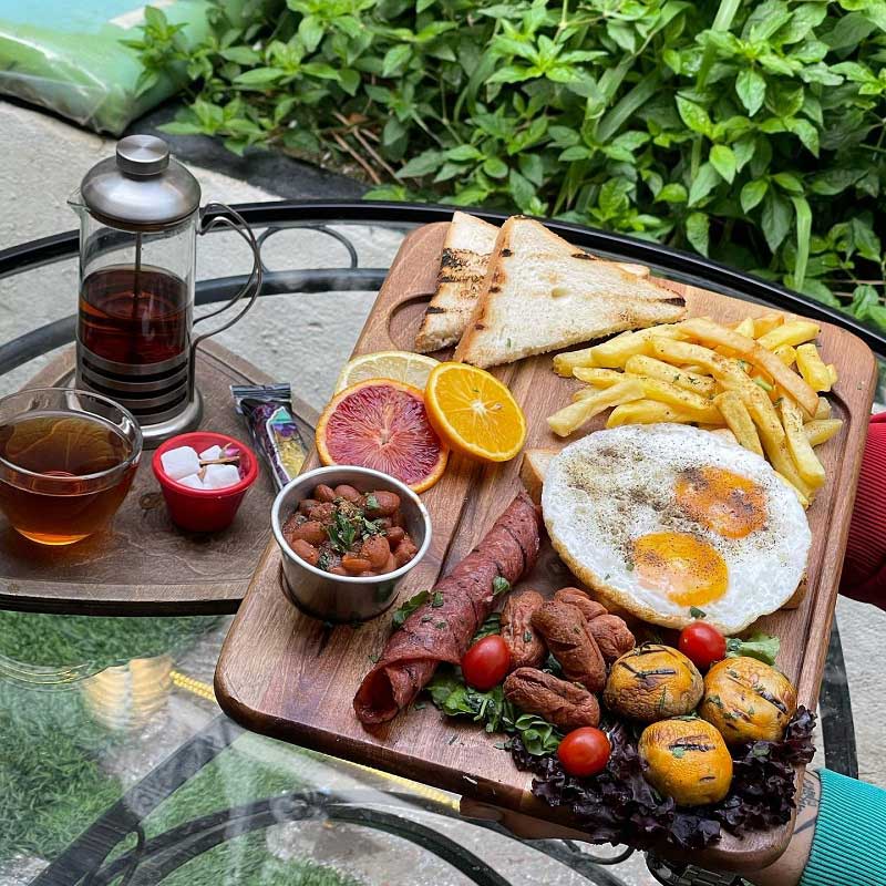 کافه رستوران آدر در اهواز؛ منبع عکس: اینستاگرام cafe.restaurant.ador؛ عکاس: نامشخص