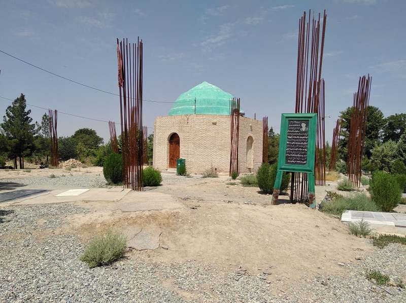مقبره لوط نبی در رباط کریم تهران؛ منبع عکس: گوگل مپ؛ عکاس: It Chem