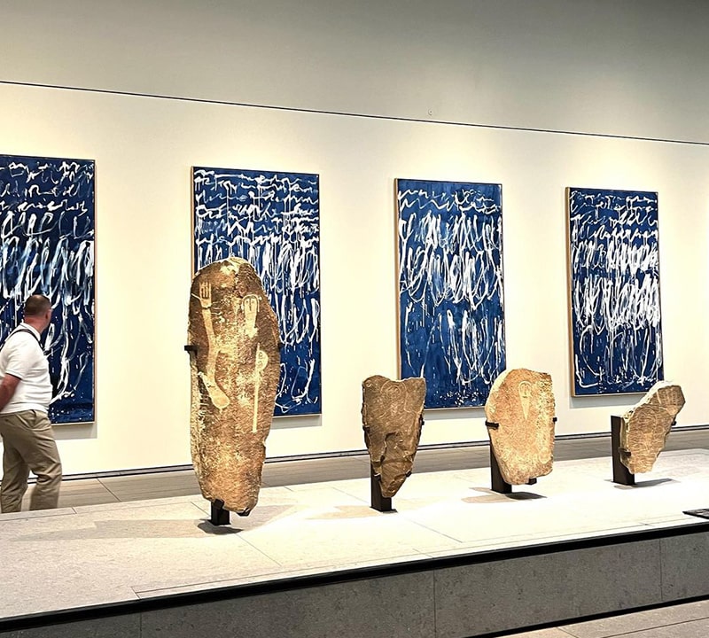 آثار تاریخی در موزه لور ابوظبی، منبع عکس: اینستاگرام hataeim، عکاس: ناشناس
