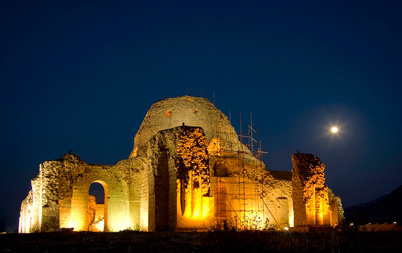 کاخ ساسانی سروستان؛ منبع عکس: گوگل مپ؛ عکاس: مهرداد اعتمادی