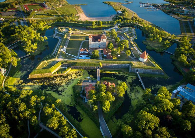 قلعه Kuressaare در شهری به همین نام در استونی 
