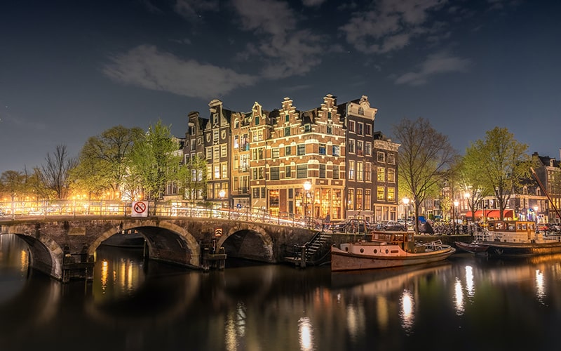 آمستردام در شب