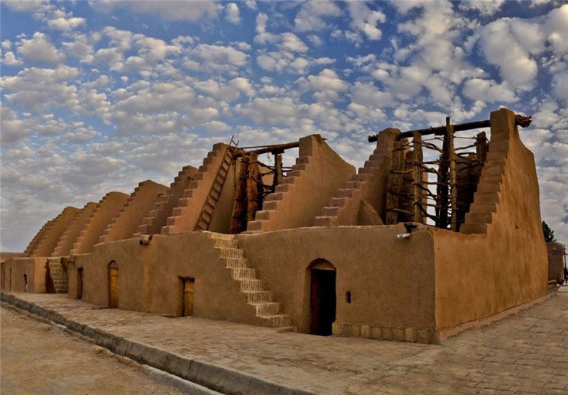 آسیاب های بادی نهبندان در روستای خوانشرف؛ منبع عکس: گوگل مپ؛ عکاس: Mohamed Oooo