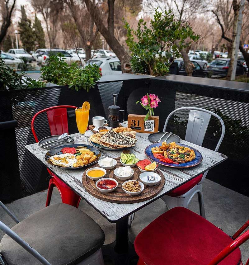 کافه رستوران پارک لند اصفهان؛ منبع عکس: اینستاگرام parkland_food؛ عکاس: نامشخص