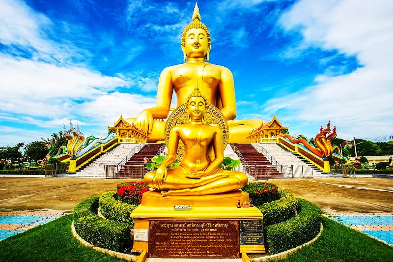 بودای بزرگ معبد Wat Muang، منبع: .hotels.com