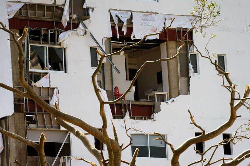 فرو ریختن دیوارهای یک هتل در مکزیک پس از وقوع طوفان