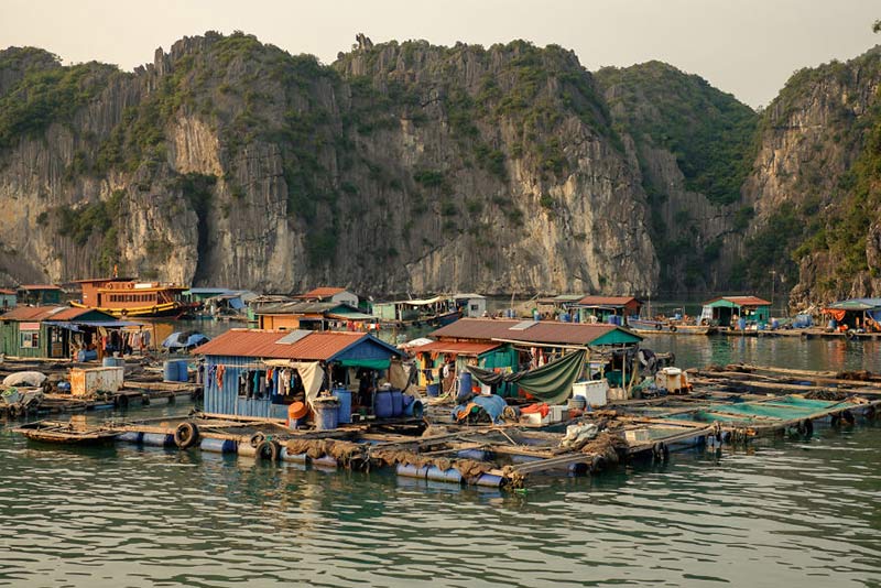 ساختمان‌های روی آب در ویتنام