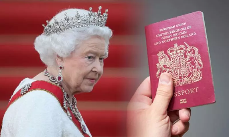 گذرنامه ملکه؛ منبع عکس: Daily Express، عکاس: نامشخص