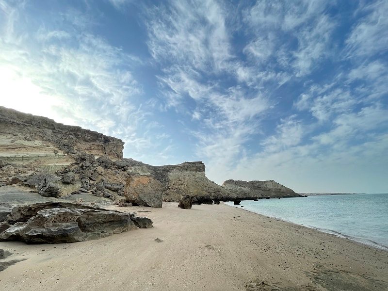 ساحل جزیره هنگام؛ منبع عکس: گوگل مپ؛ عکاس: Vahid Karami