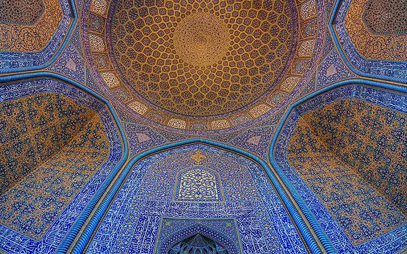 معماری و کاشیکاری مسجد شیخ لطف الله در اصفهان