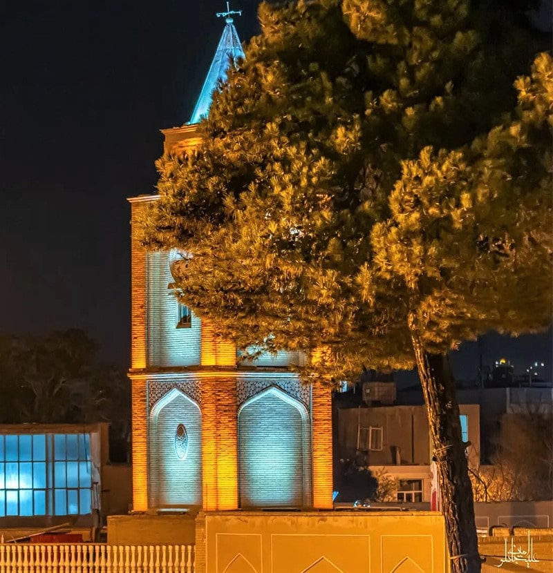 ساختمان کلیسای وانک در شب، منبع عکس: اینستاگرام alijanlou.amin@، عکاس: امین علیجانلو
