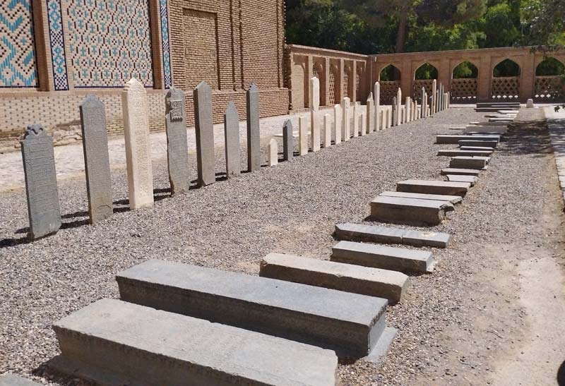سنگ های سبر محوطه آرامگاه شیخ احمد جامی؛ منبع عکس: گوگل مپ؛ عکاس: بهنام شمسی