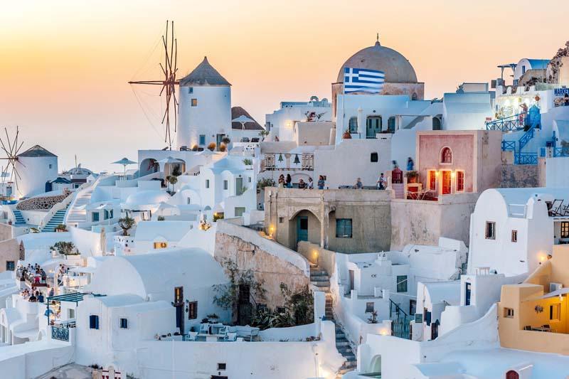 ساختمان‌های سفید جزیره سانتورینی یونان