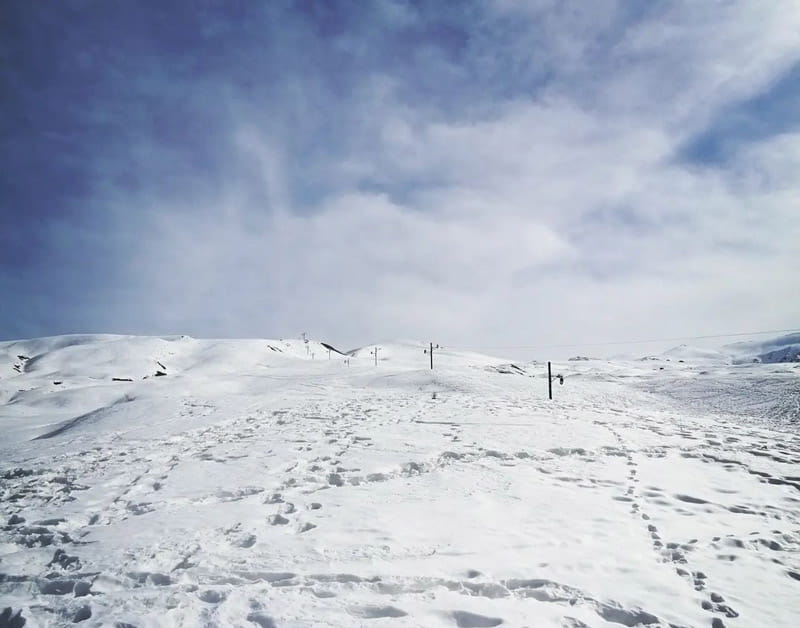 پیست اسکی خور پوشیده از برف و آماده اسکی، منبع عکس: صفحه اینستاگرام extreme.adventurer، عکاس نامشخص
