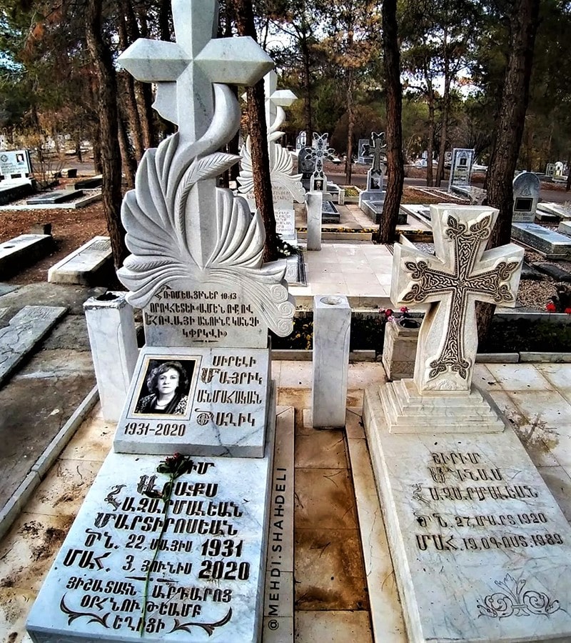 تزیینات حجاری در قبرستان ارامنه اصفهان، منبع عکس: اینستاگرام mehdi.shahdeli@، عکاس: مهدی شاه‌دلی