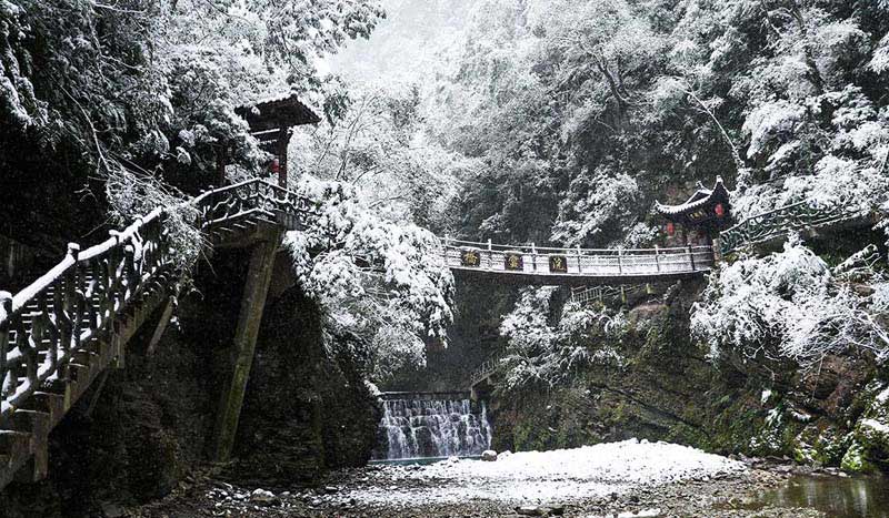 زمستان و برف در دره پینگشان چین