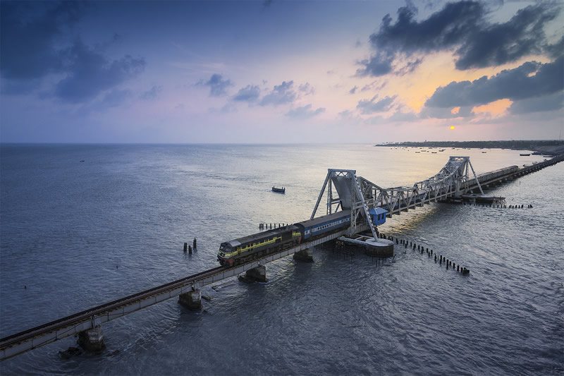 یک پل روی آب در هند