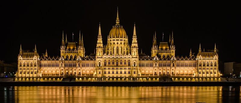 پارلمان مجارستان در بوداپست، منبع: parlament.hu