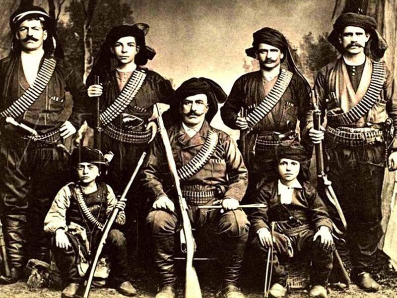 عکس قدیمی از مردان جنگجوی گرجی