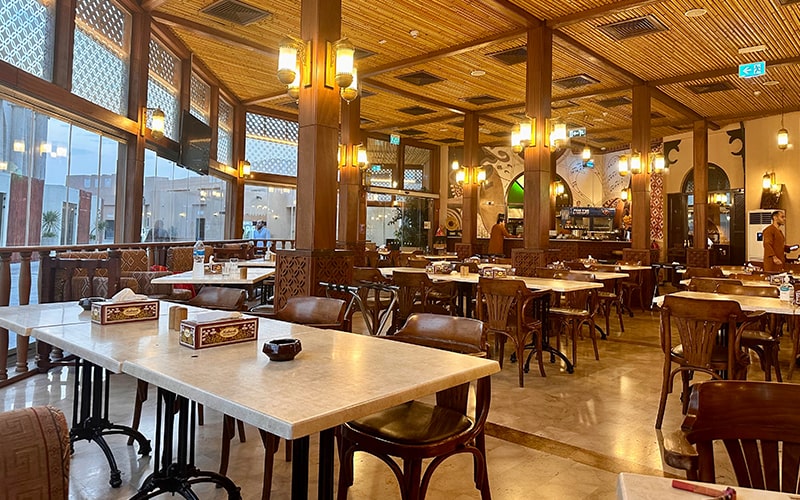 فضای داخلی رستوران خان فاروق طرب در کاتارا، منبع عکس: گوگل مپ، عکاس: Hatem Amin