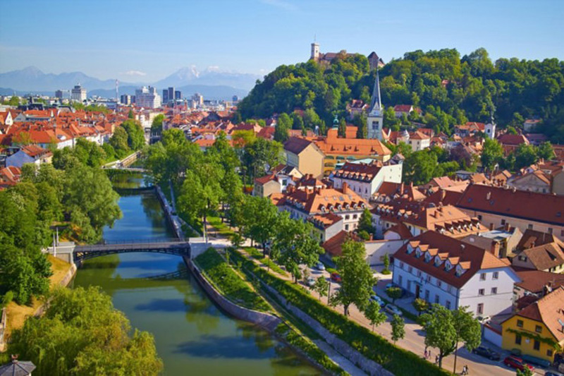 رودخانه‌ای در شهر لیوبلیانا در اسلوونی