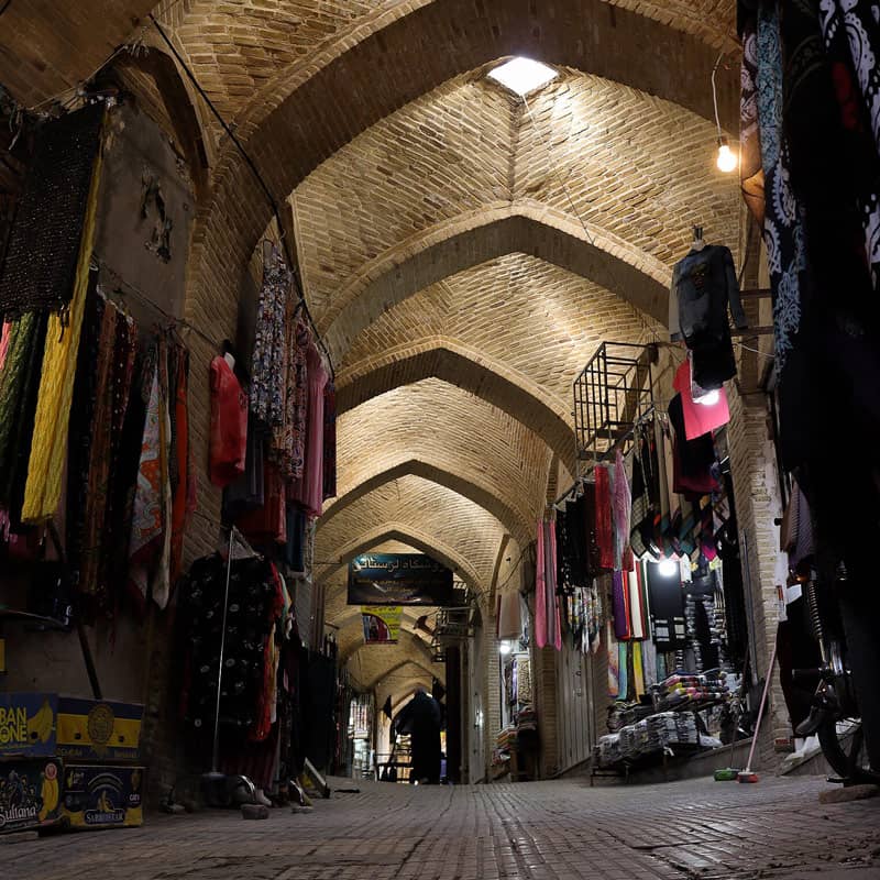 بازار سنتی کرمانشاه؛ منبع عکس: ویکی‌مدیا، عکاس: Mohammad Hosein Abbasi