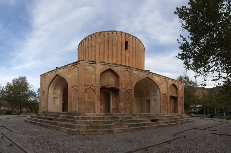 نمای بیرونی کاخ خورشید کلات نادری؛ منبع عکس: گوگل مپ؛ عکاس: شروین آرین فرد