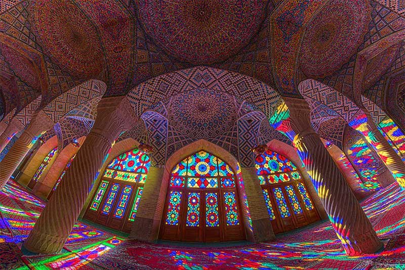معماری داخلی مسجد نصیرالملک در شیراز