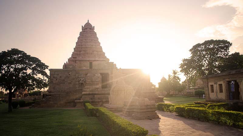 معبدی تاریخی در هند زیر نور خورشید