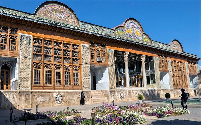 نمای یکی از عمارت‌های نارنجستان قوام، منبع عکس: ویکی مدیا، عکاس: Mahdikarimi70