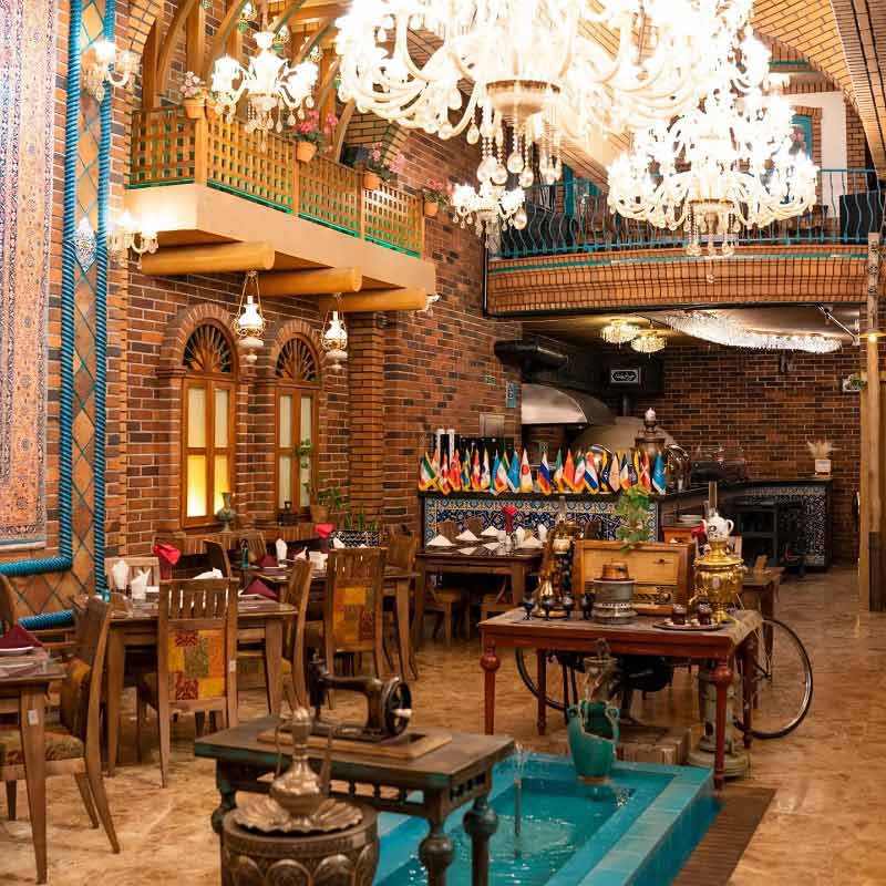 رستوران سنتی ایوان ایرانی آپادانا در شرق تهران