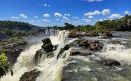 جریان پرآب آبشار ایگواسو