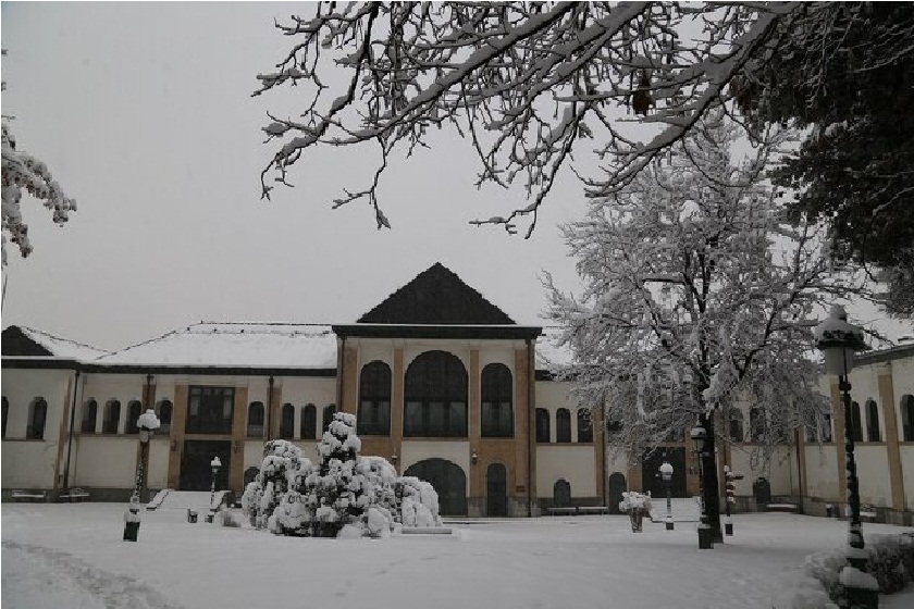 برف «کاخ نیاوران» را تعطیل کرد