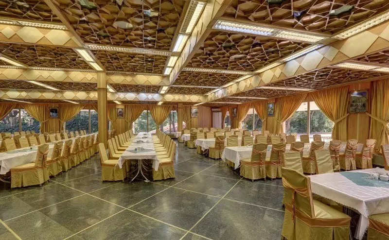 رستوران سراب کیو در هتل جهانگردی سراب کیو خرم آباد