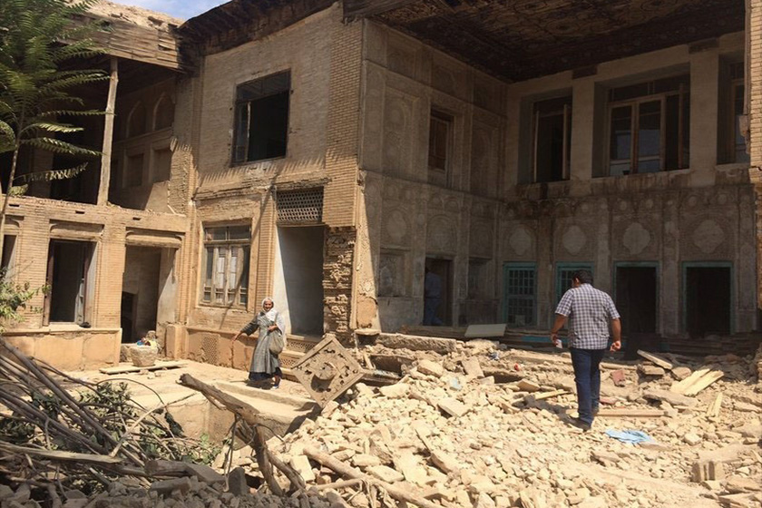 تکذیب فروش قبرهای ۳ میلیاردی در شاهچراغ | آستان شاهچراغ دخالتی در تخریب‌های شیراز ندارد