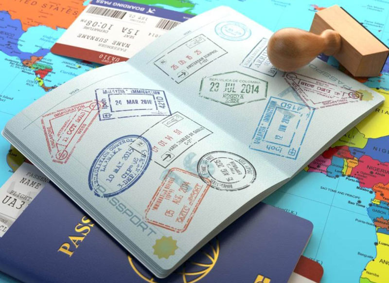 مهر ویزاهای مختلف در صفحه گذرنامه