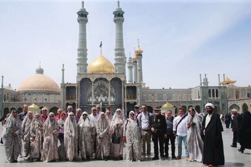 بازدید بیش از ۶۵ هزار زائر بین‌المللی از حرم حضرت معصومه (س)