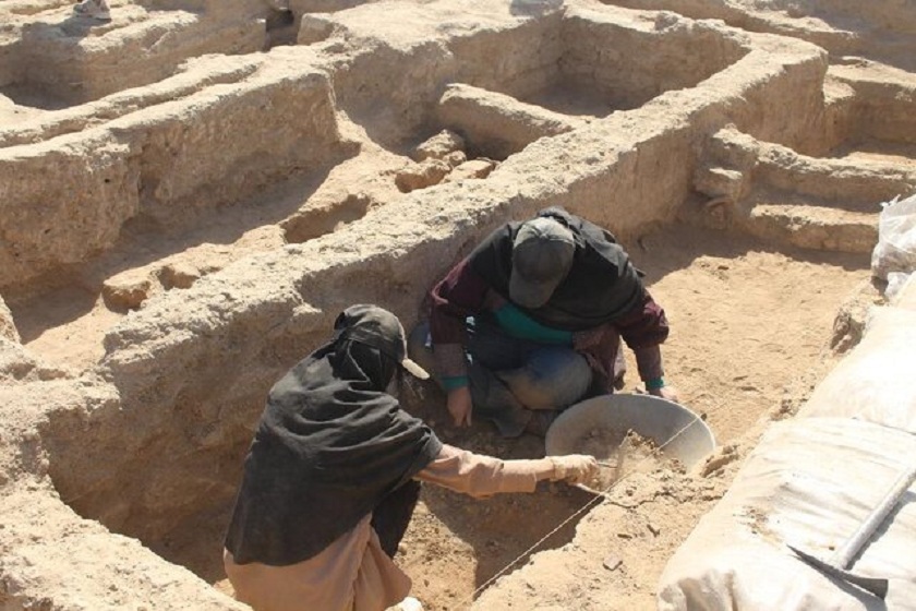 آموزش دانشجویان با کاوش در تپه ۵ هزار ساله