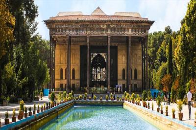 ساعت بازدید از موزه‌های اصفهان | عالی‌قاپو و چهلستون تا ۹ شب باز هستند