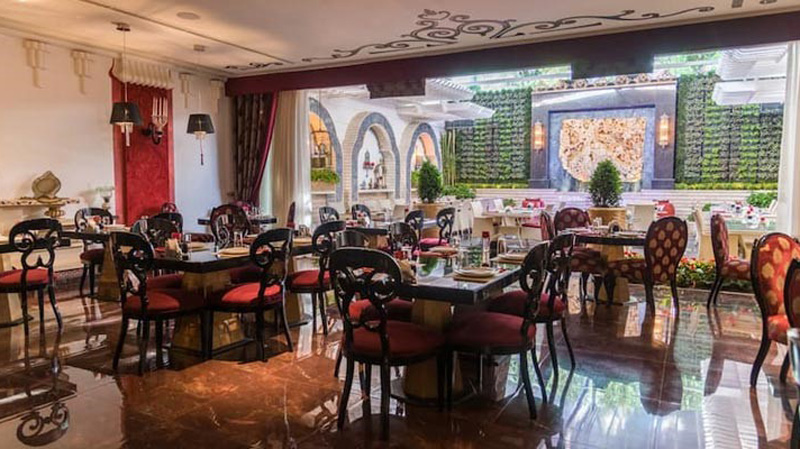 رستوران تاج محل نزدیک میدان ونک 