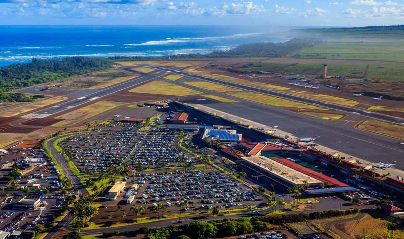 فرودگاه کاهولوی جزیره مائویی هاوایی از نمای بالا
