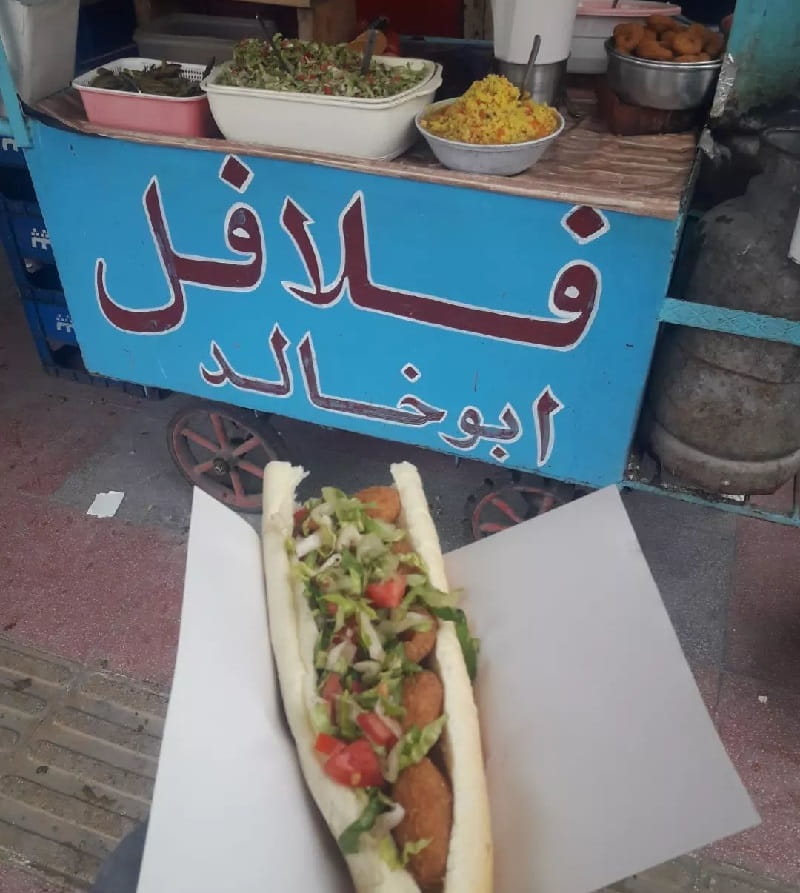 گاری فروش فلافل ابوخالد در خیابان انوشه