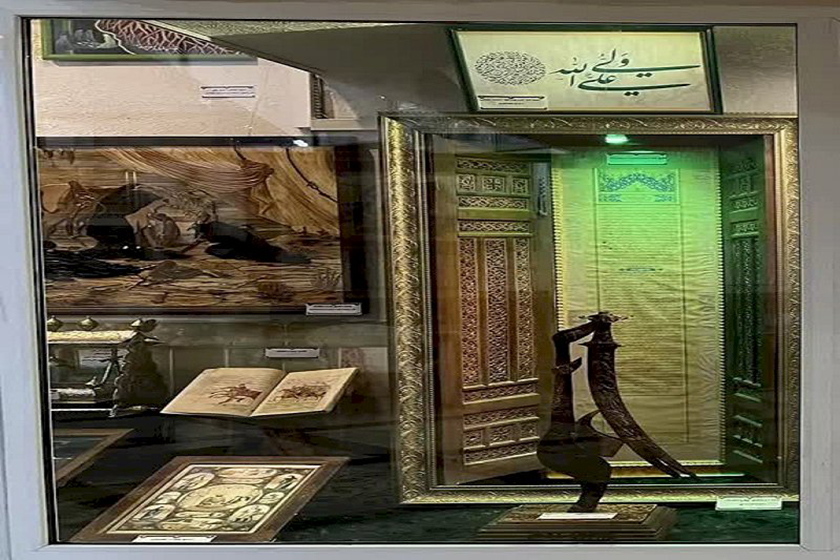 تندیس حضرت علی (ع) و شمشیر ذوالفقار در موزه آستانه قم