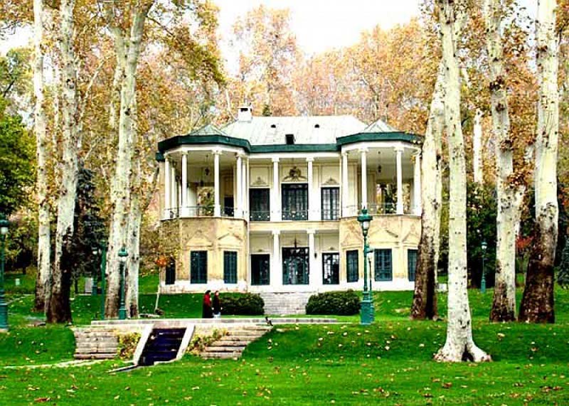 کاخ ملک آباد در باغ ملک آباد مشهد 