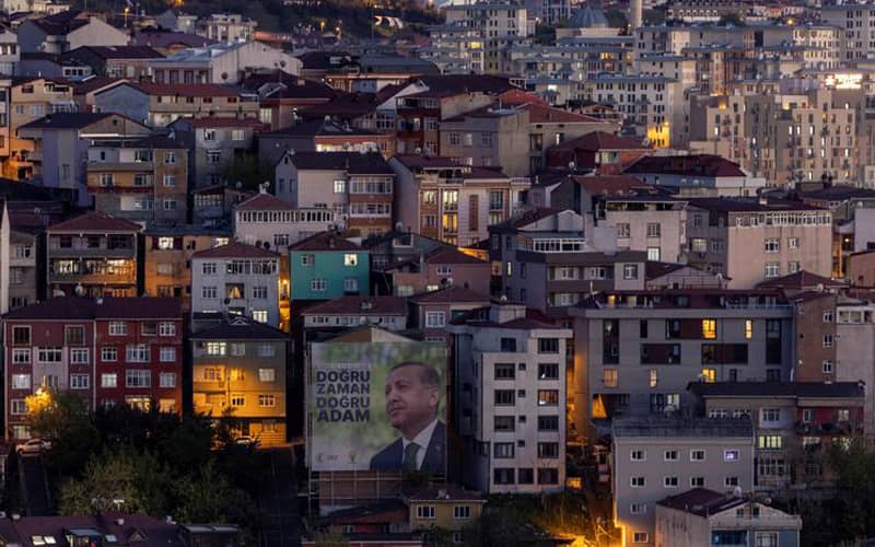 تصویر اردوغان روی دیوار ساختمانی در ترکیه
