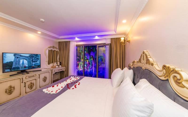 اتاق خواب بزرگی در هتل المادینا استانبول